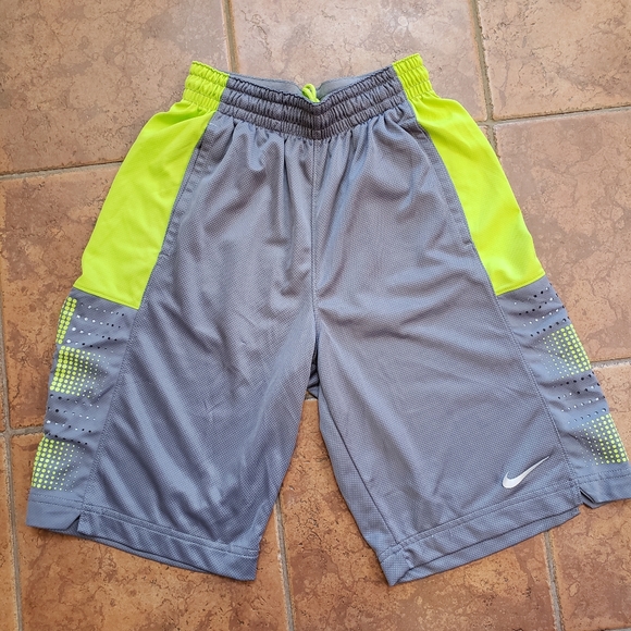 Nike Shorts - Picture 2 of 3